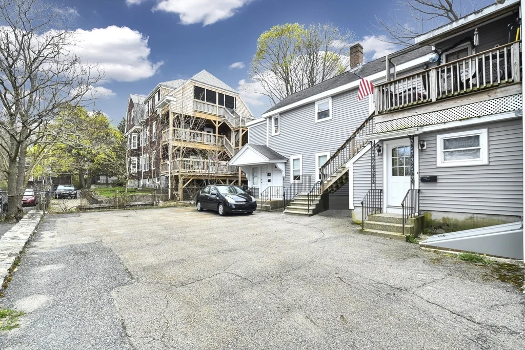 192 Fairmount Ave, Hyde Park