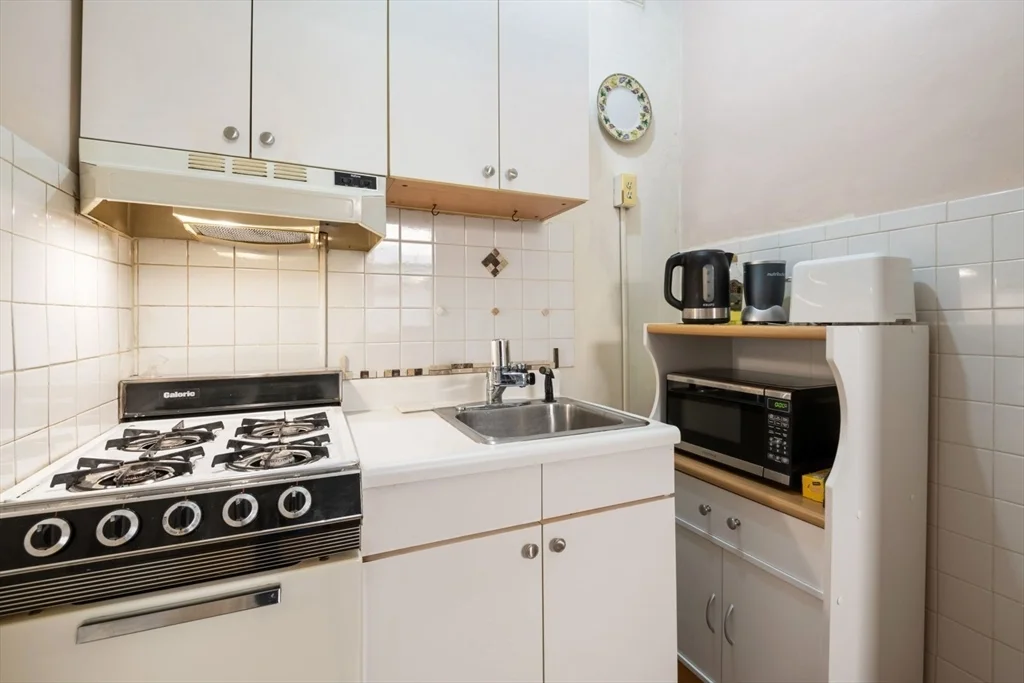 8 Garrison St, Back Bay