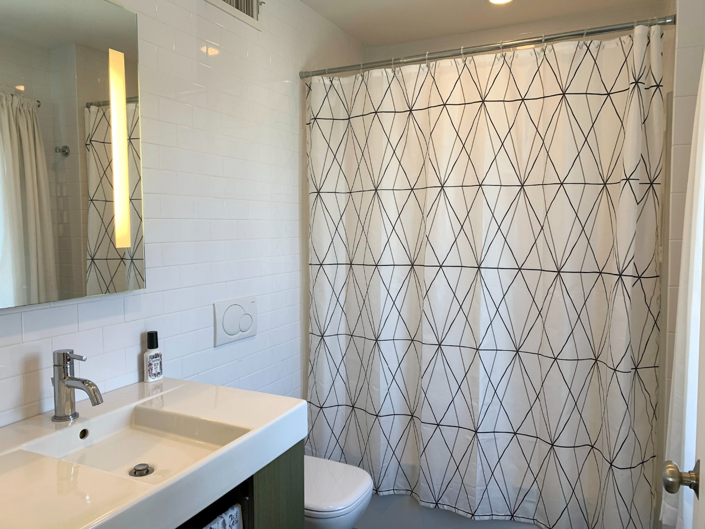 126 Charles St, East Cambridge