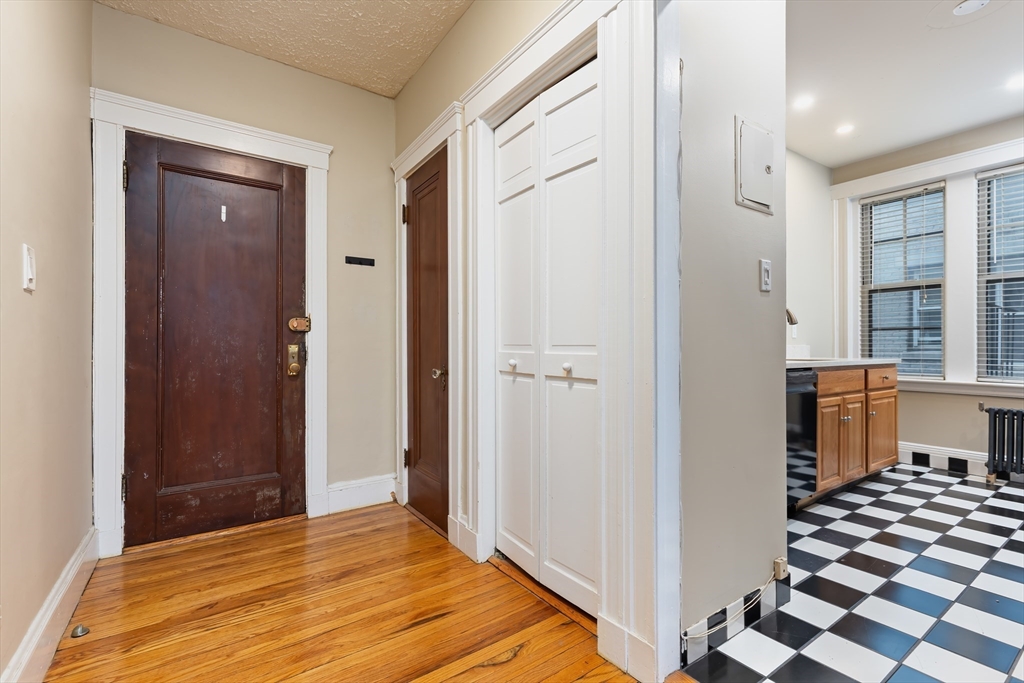 2035 Commonwealth Ave, Brighton