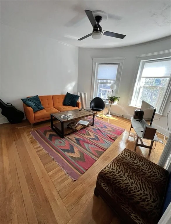 17 Grovenor Rd, Jamaica Plain