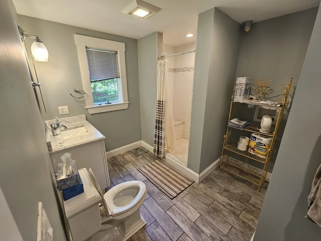 144 East St, Sharon
