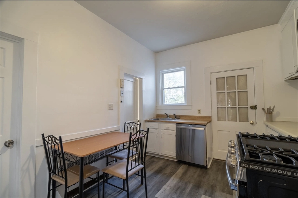 4A Sherman, Neighborhood Nine