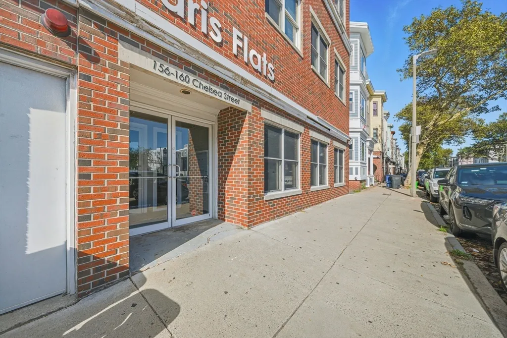 156 Chelsea St, East Boston