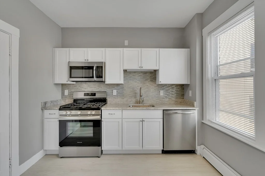 142 Sutherland Rd, Brighton