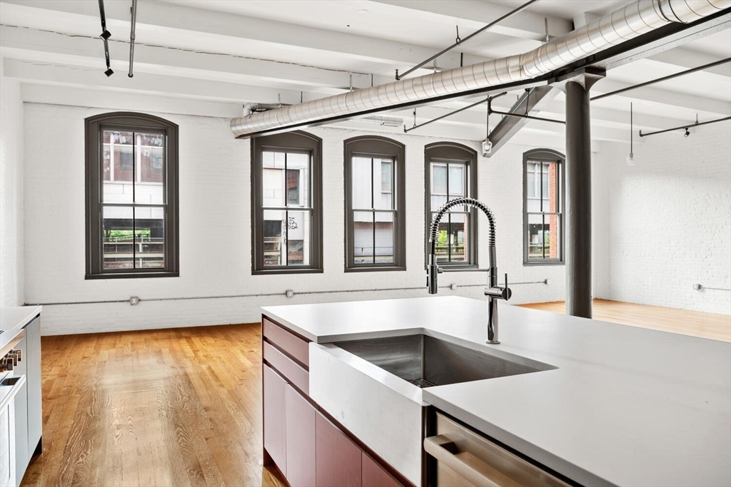 144 Lincoln St, Leather District