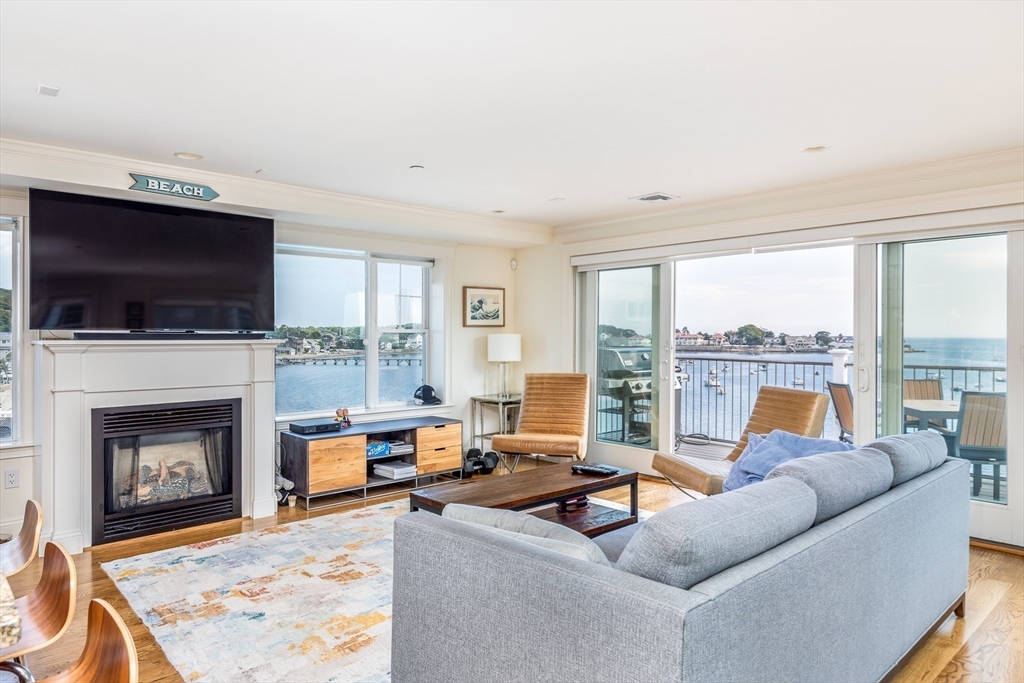 289 Humphrey St, Swampscott