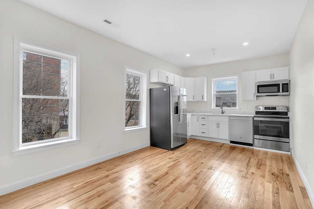 23 Pleasant St, Fitchburg