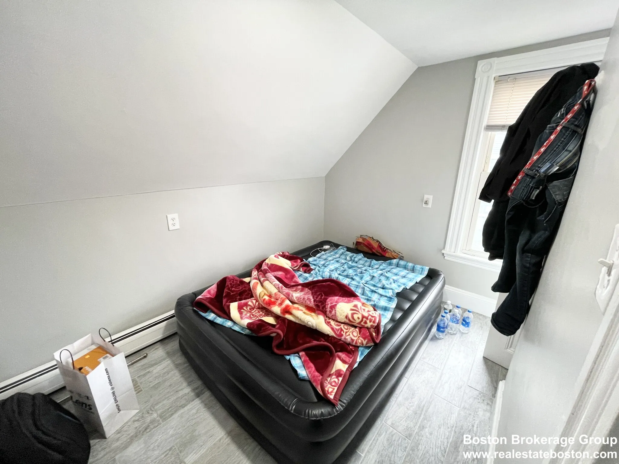 31 Falcon St, East Boston