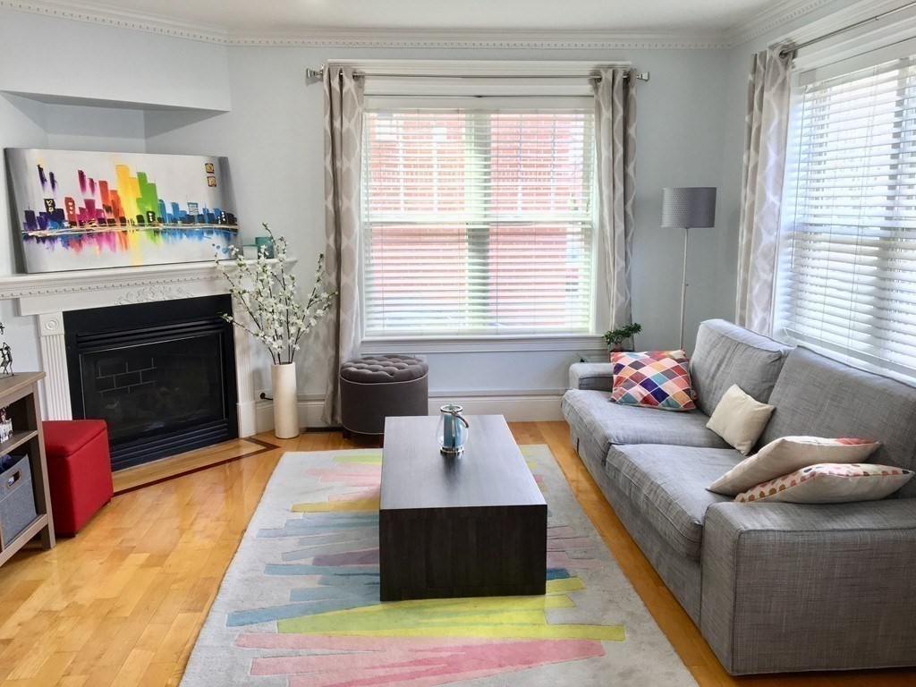 8 Mohawk St, South Boston