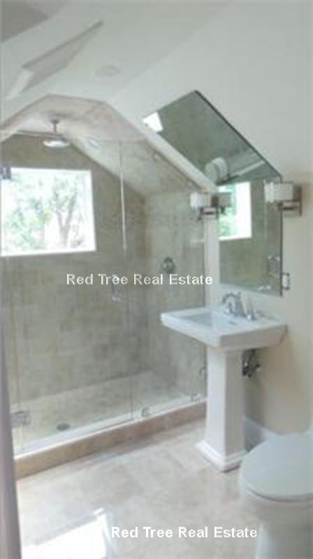 7 Acron Rd, Brookline Village