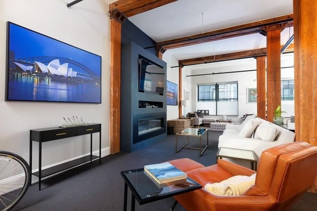 881 East 1st St, South Boston