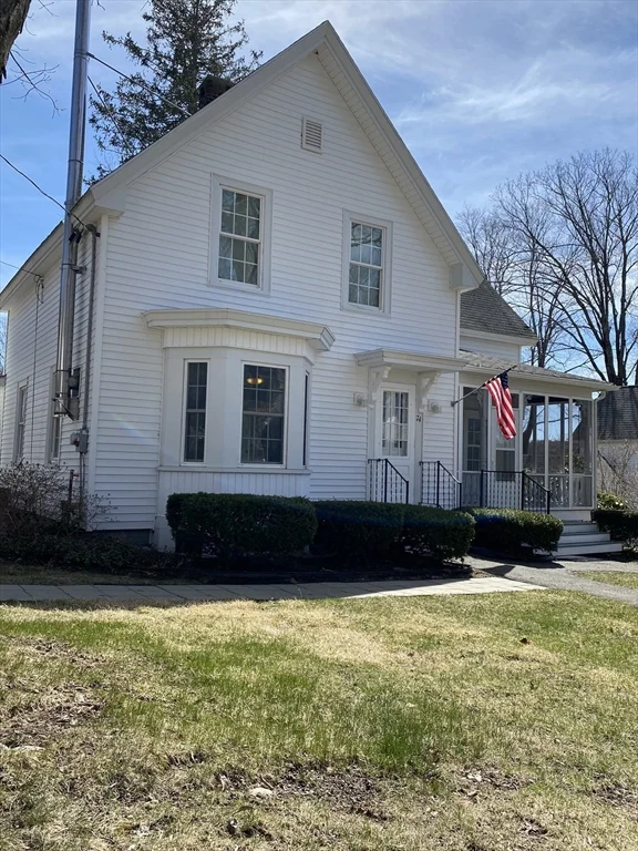 74 Moore Ave, Warren