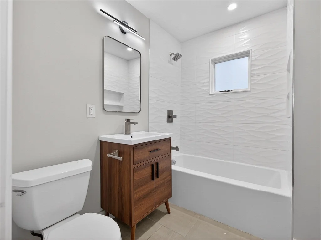 469 Medford St, Winter Hill