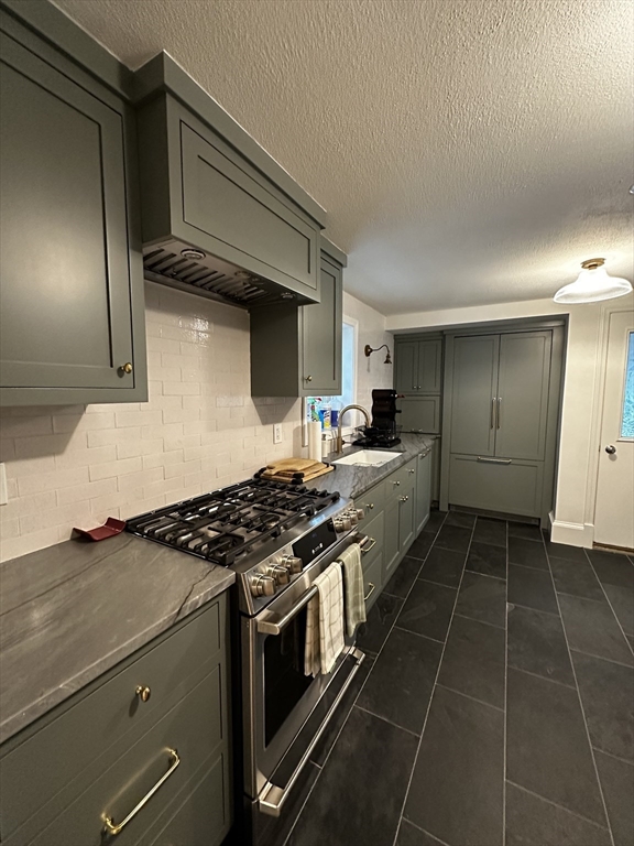 16 Nashua, Magoun Square