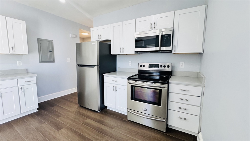 16 Hopkins St, Dorchester