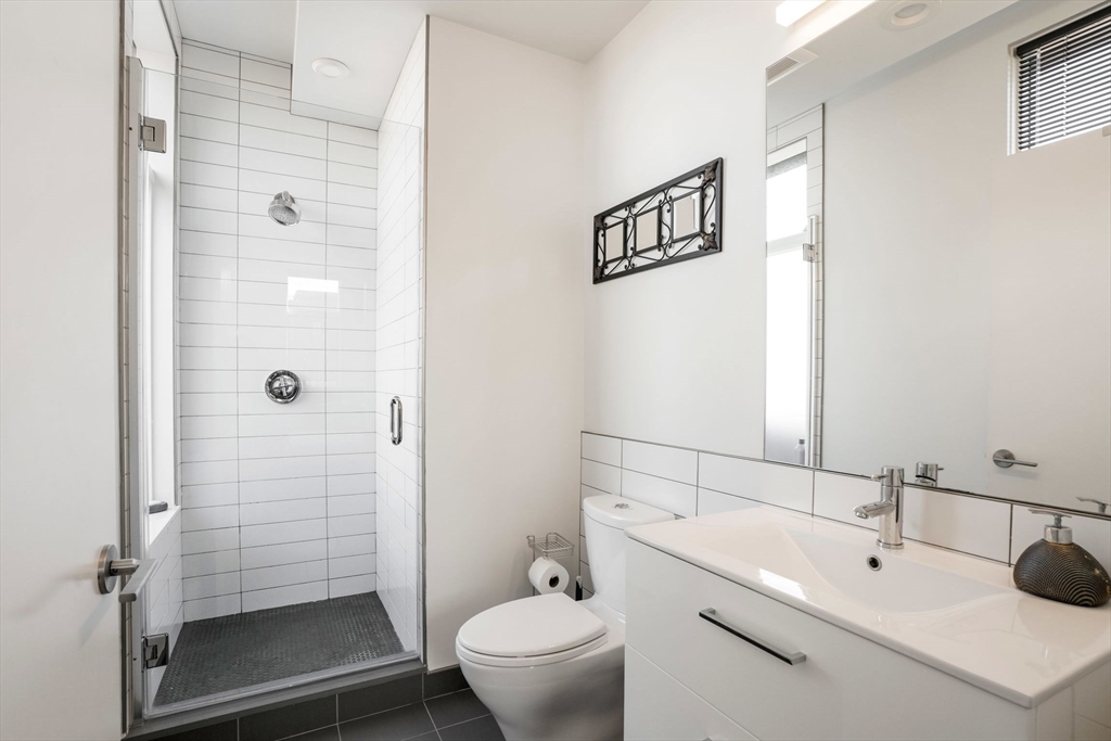 7 E Springfield, South End