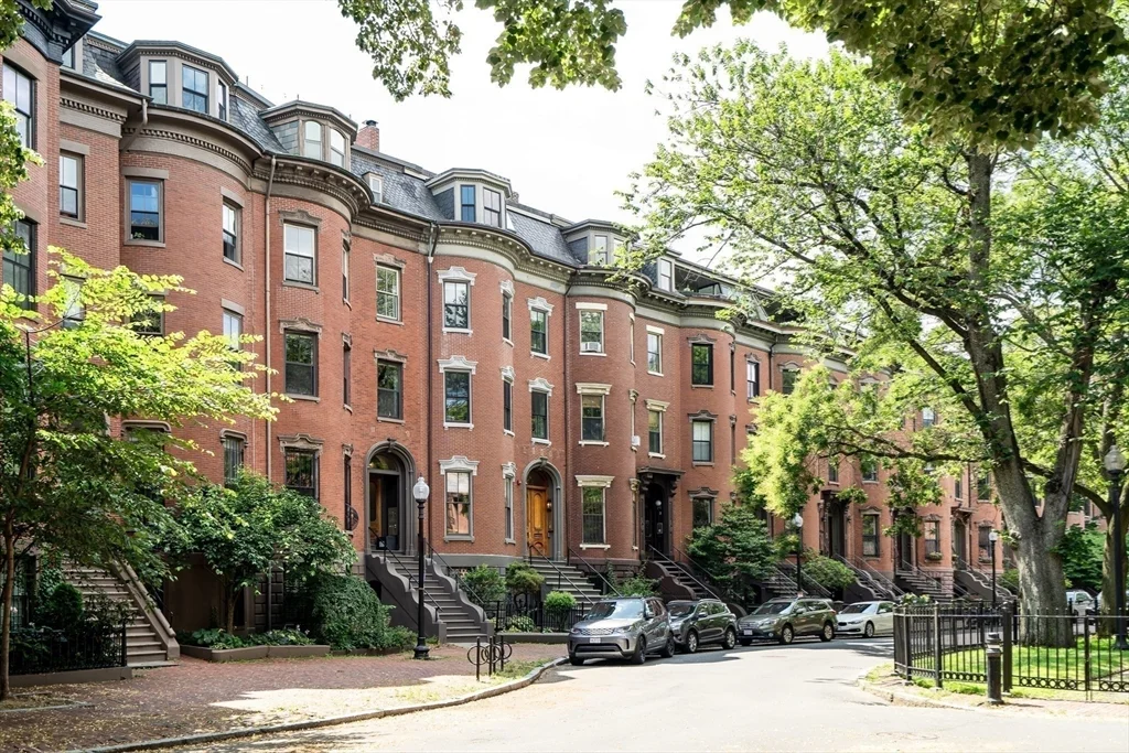 27 Worcester Sq, South End