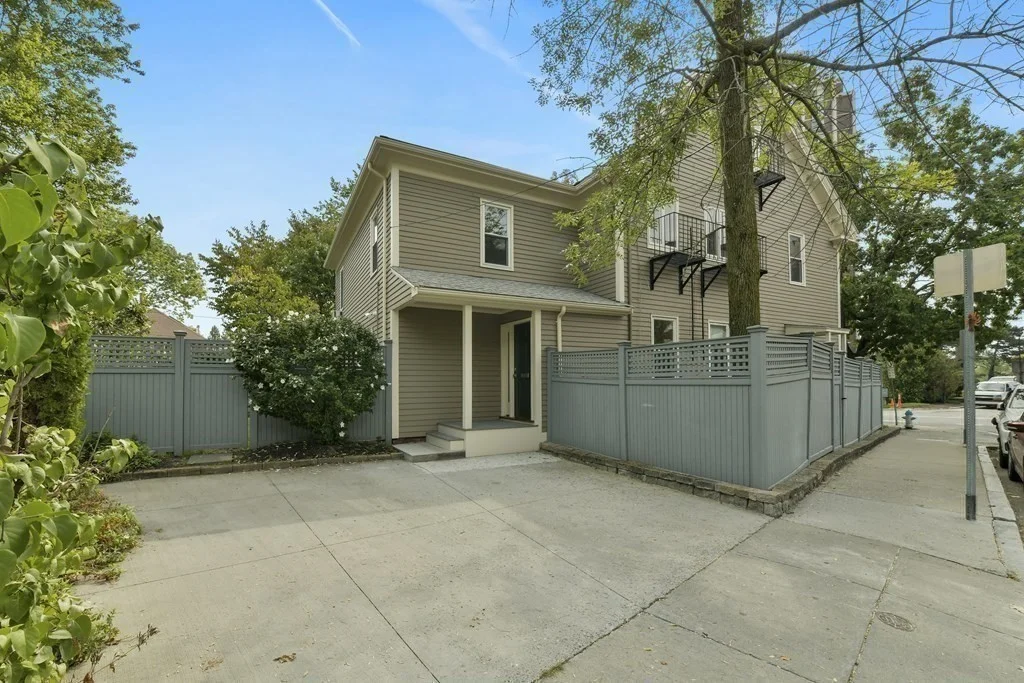 30 Lowell Sreet, Harvard Square