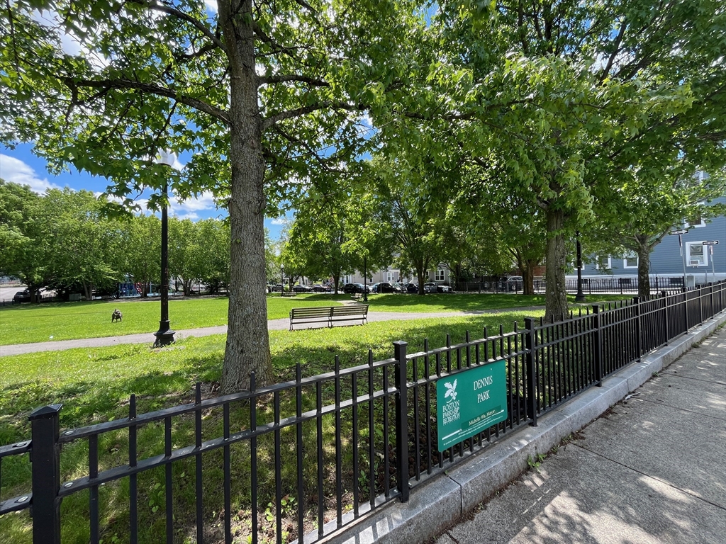 2 Woodville Park, Roxbury