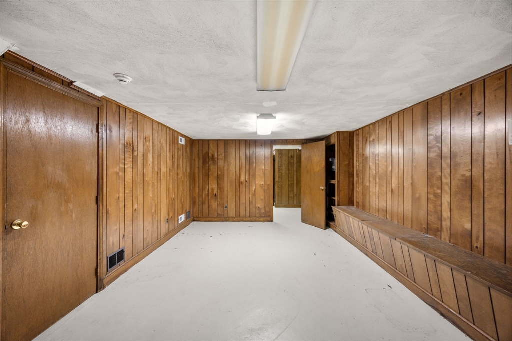 140 Paulson Rd, Waban