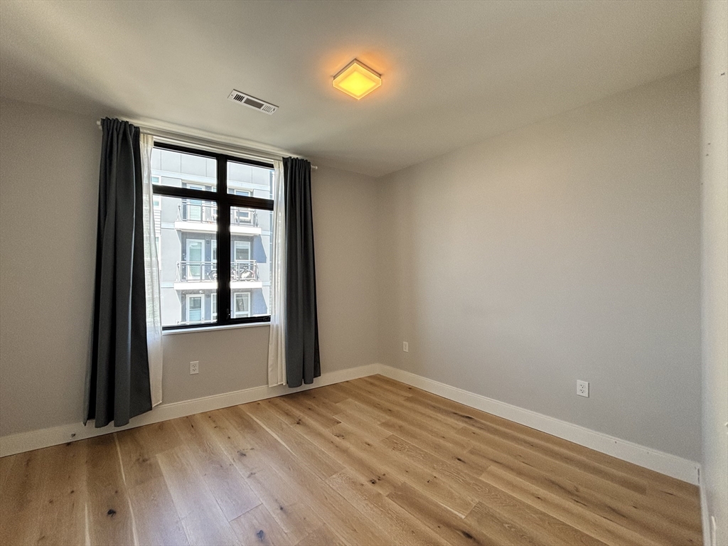 191 Washington St, Brighton