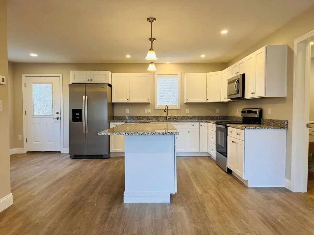 10 Glacier Path, Middleboro