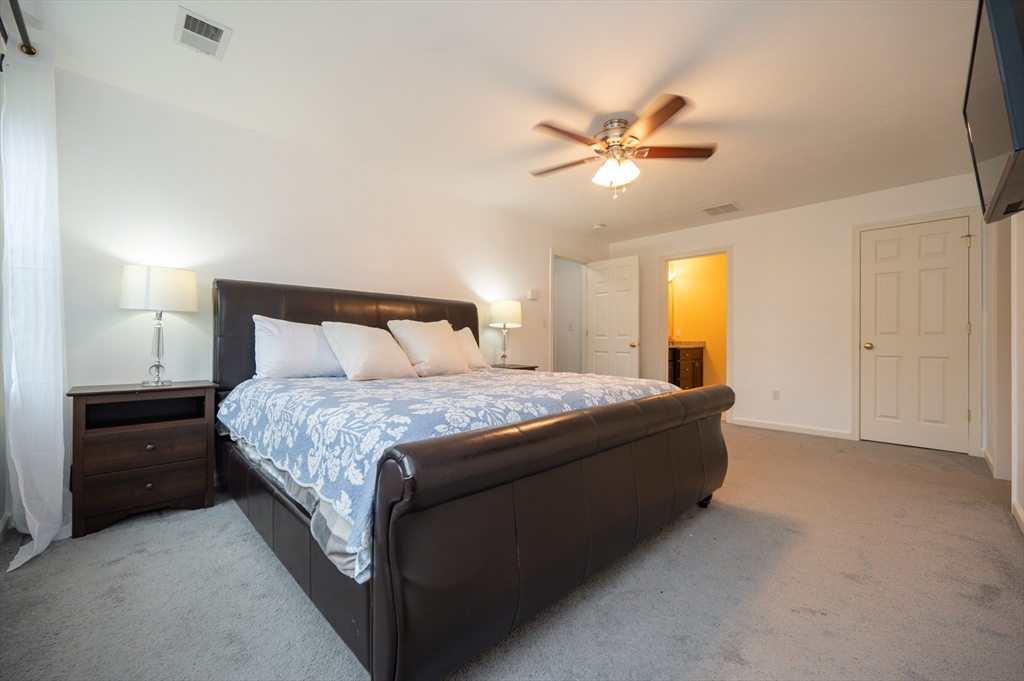 7 Willow Brook Ln, Blackstone