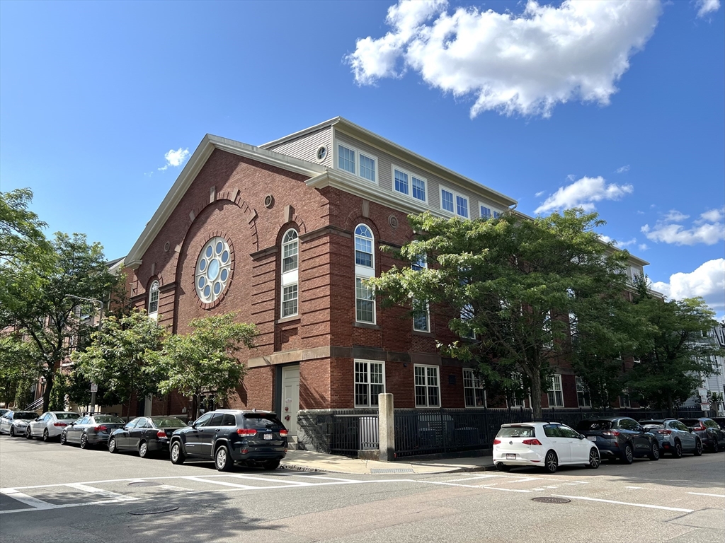 616 E 4th St, South Boston