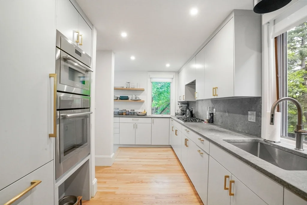 8 Florence St, Cambridgeport