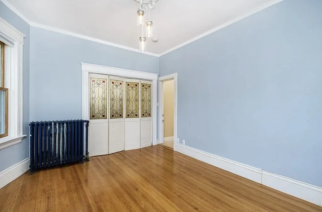 161 Walnut St, Newtonville