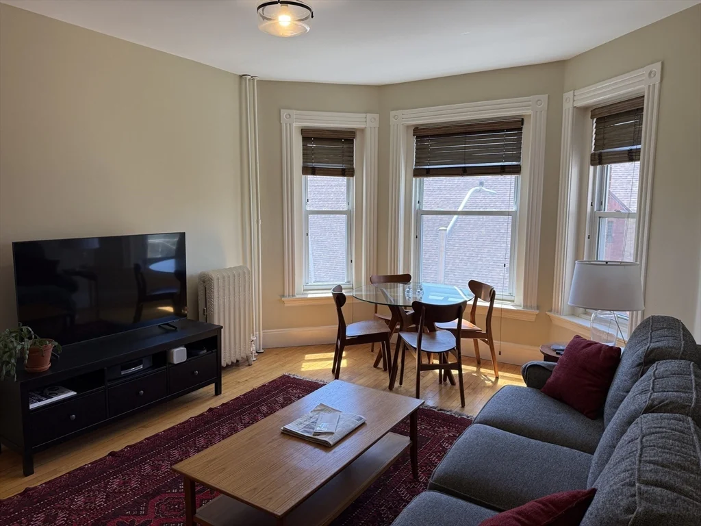 128 Magazine St, Cambridgeport