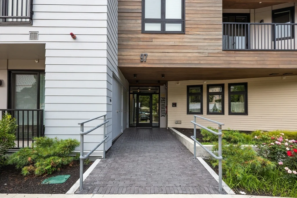 97 Elmwood, North Cambridge