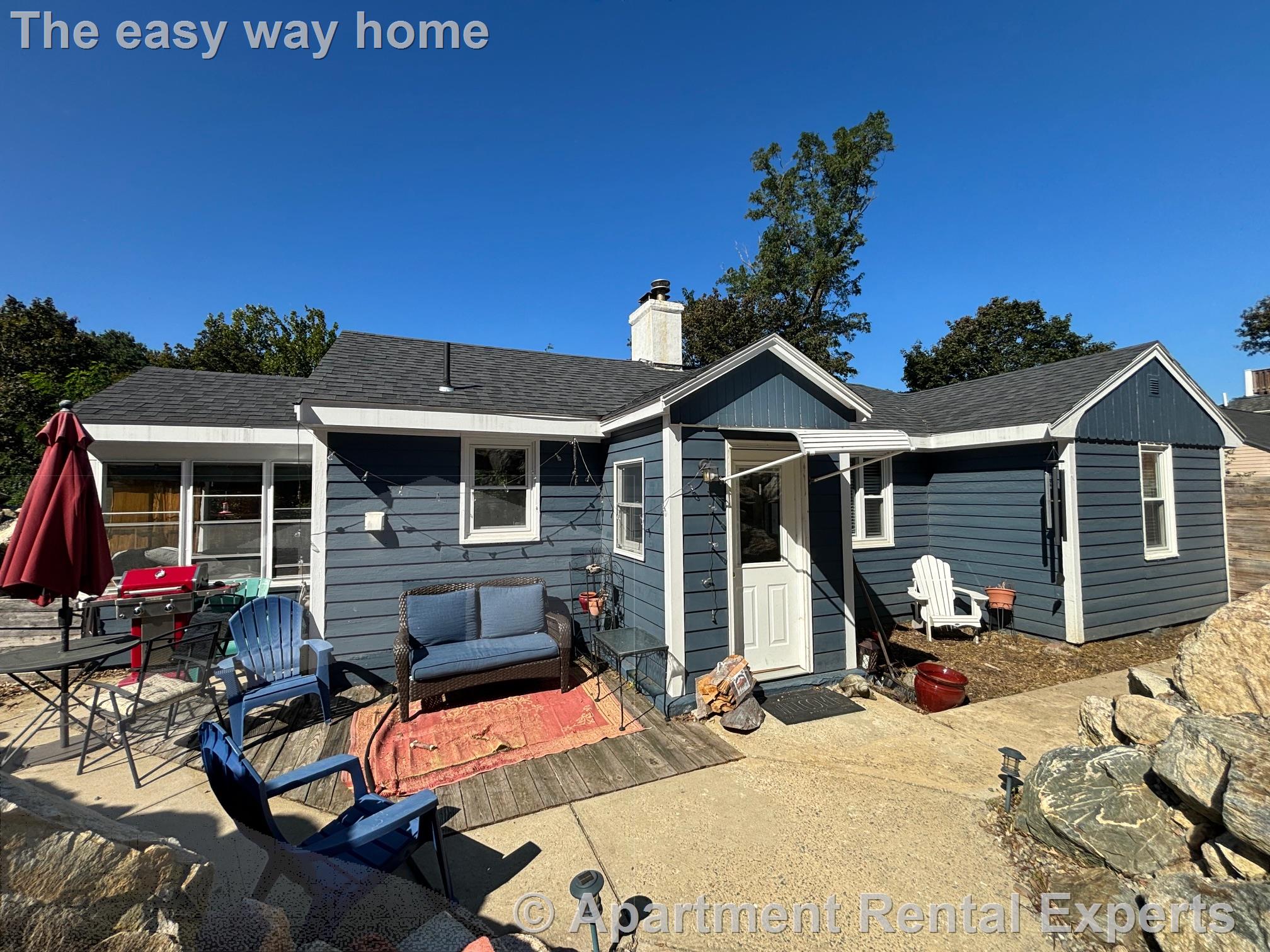 768 Main St, Wakefield