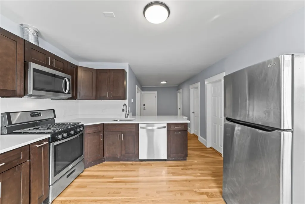 516 Washington, Brighton
