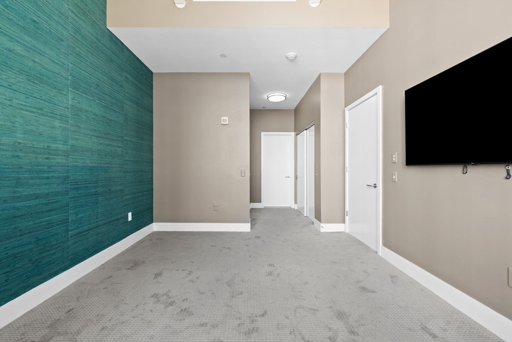 360 Newbury St, Back Bay