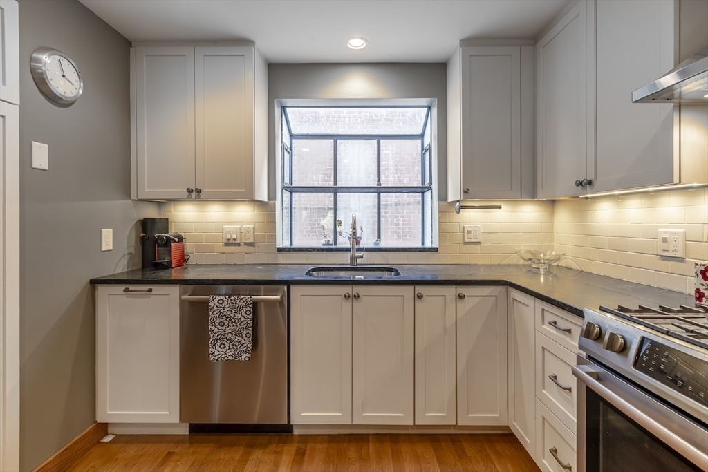 54 Trowbridge, Mid-Cambridge