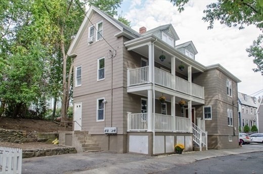 10 Pratt, Salem