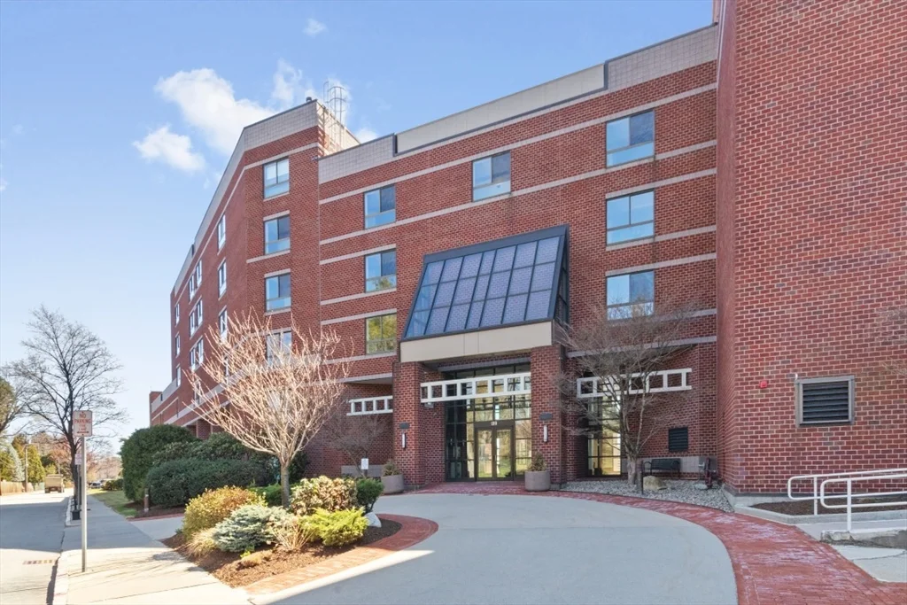 199 Coolidge Ave, East Watertown