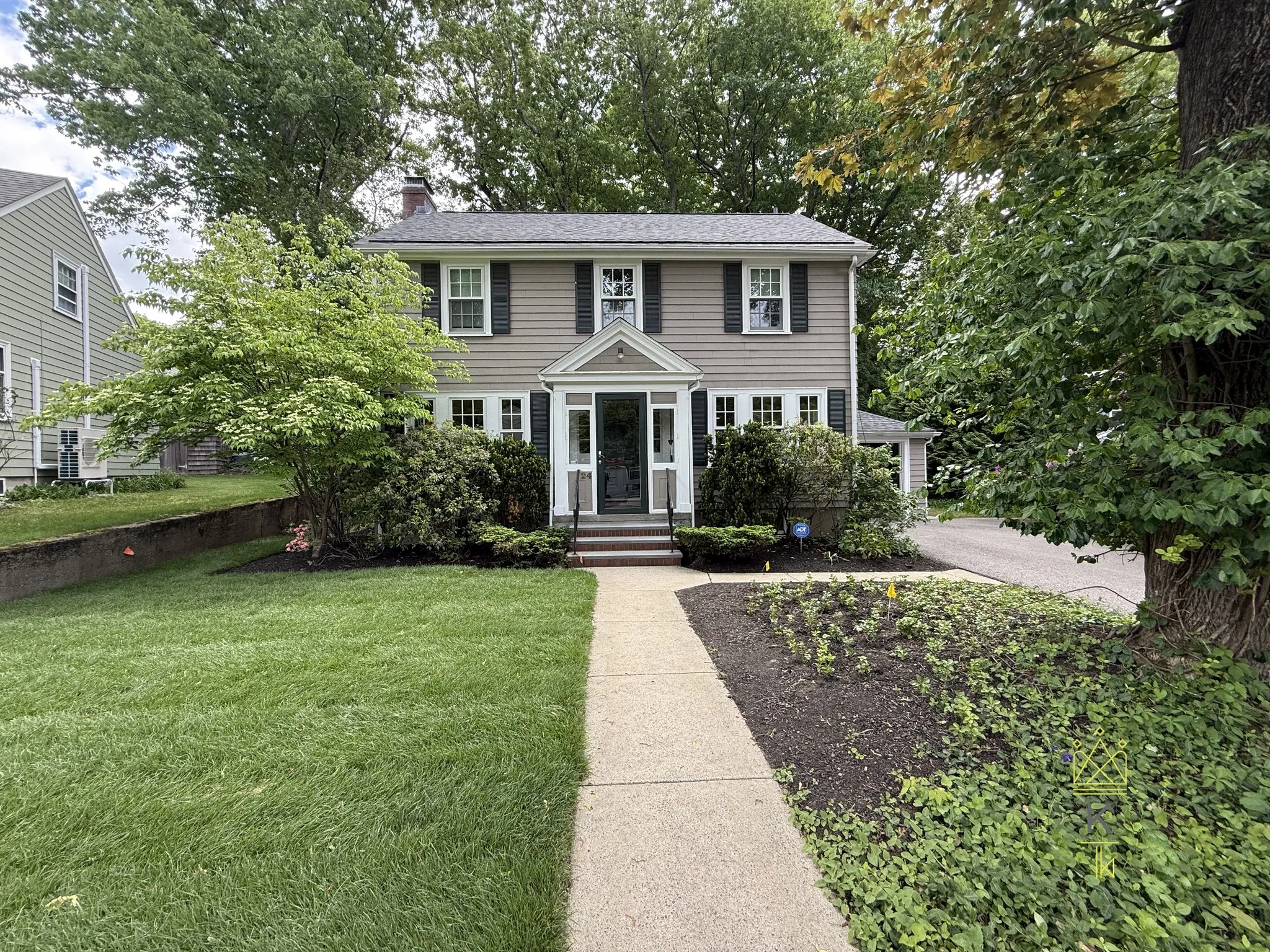 24 Beverly Rd, Newton Highlands