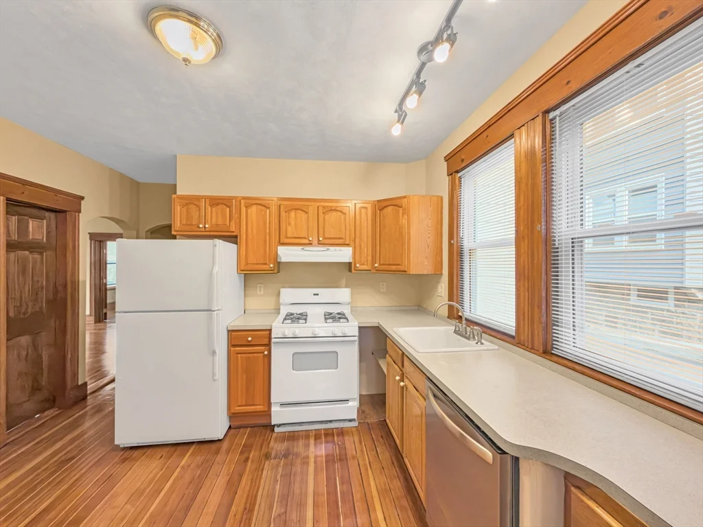 45 Montvale St, Roslindale