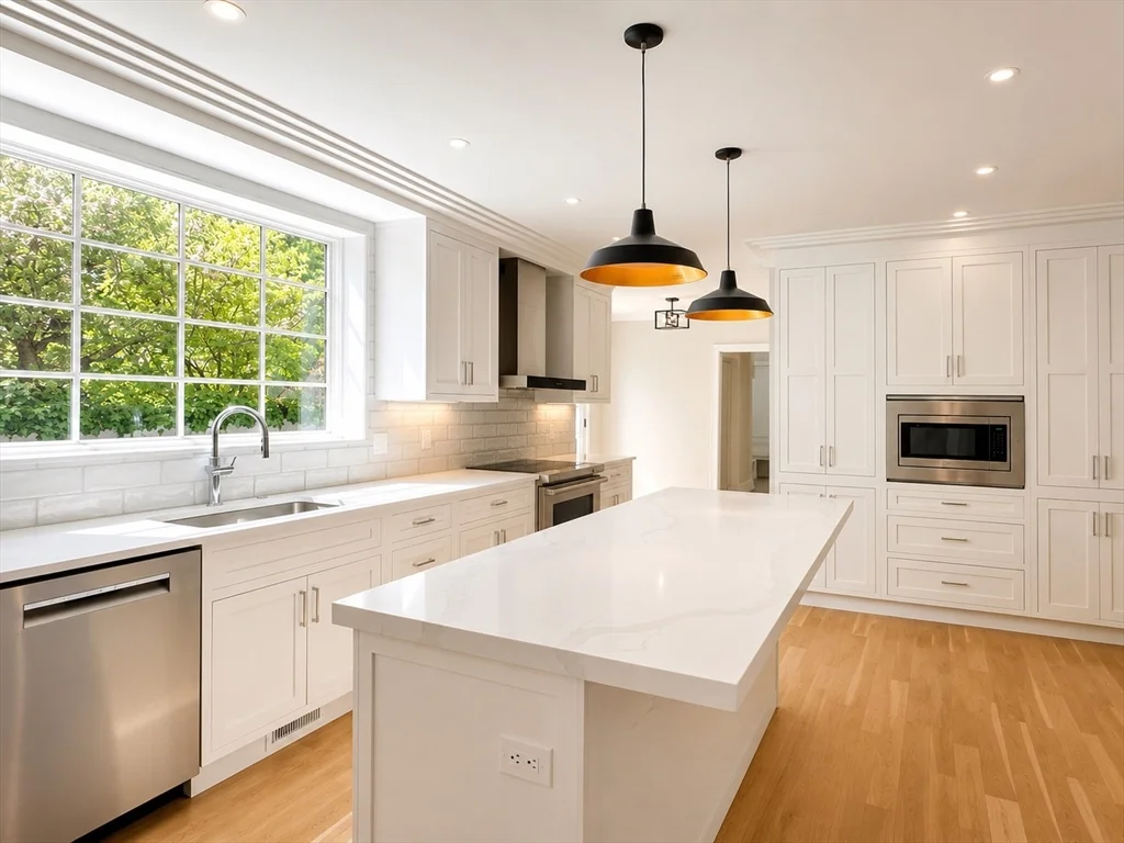 2 Summit Rd, Wellesley