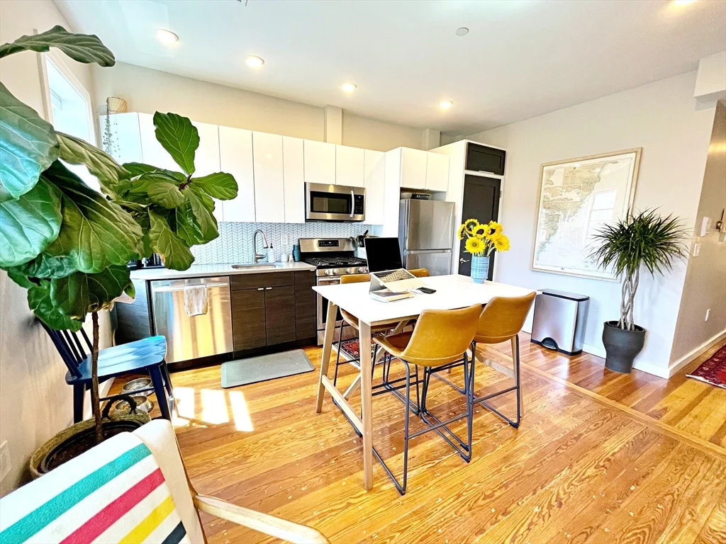 64 Frankfort St, East Boston
