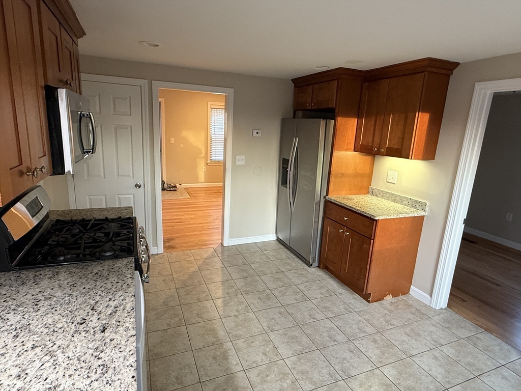 6 Claflin Pl, Hopkinton