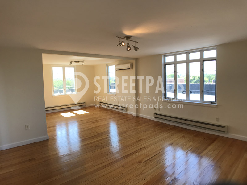 60 Brattle St, Harvard Square