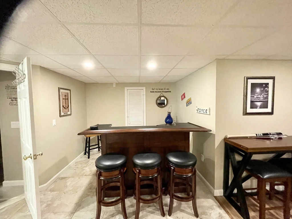 182 Beacon St, South Yarmouth