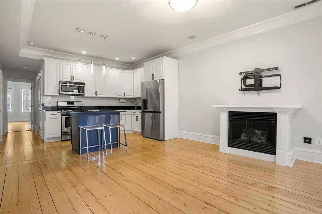 703 East 4th St, South Boston