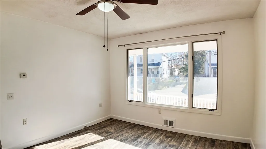 61 Thomas St, Dedham