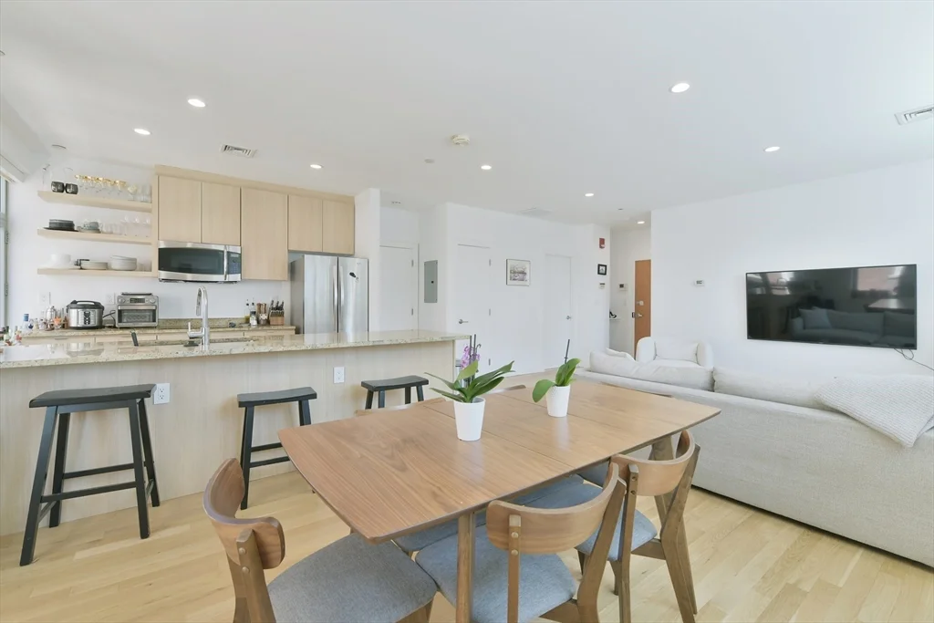 425 Boylston St, Back Bay