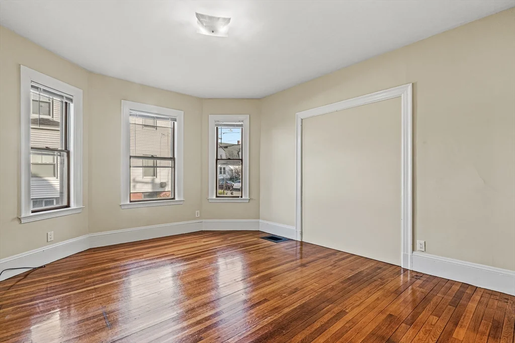 9 Marshall St, Medford